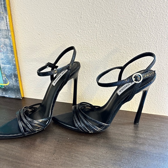 Steve Madden Wendy Black Snakeskin Embossed Leather Ankle Strap Heels  7.5 EUC - Picture 3 of 6